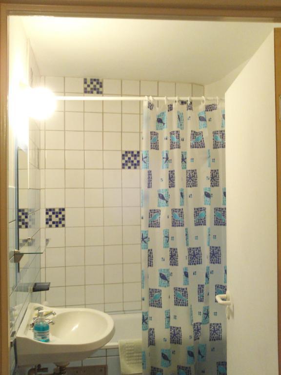 シャルルロワ アパートテル デ ジャルダン デ ラ フォンテーヌ キブ 部屋 写真